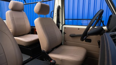 1-004-Custom-Mercedes-GWagon-White(031)-077676