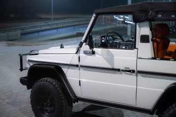 2A-013-Convertible-Mercedes-250GD-DiamondWhite-085419