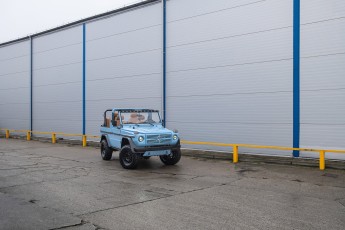 2B-001-Convertible-Mercedes-GWagen-GulfBlue-088653