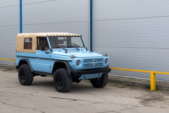 2B-009-Convertible-Mercedes-GWagen-GulfBlue-088653