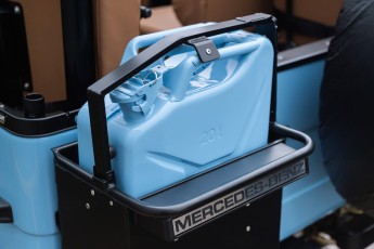 2B-021-Convertible-Mercedes-GWagen-GulfBlue-088653