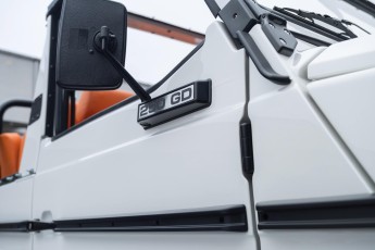 2B-030-Convertible-Mercedes-250GD-DiamondWhite-085419