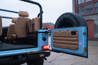 2B-033-Convertible-Mercedes-GWagen-GulfBlue-088653