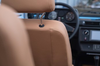 2B-040-Convertible-Mercedes-GWagen-GulfBlue-088653