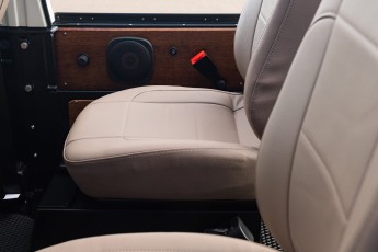 2B-048-Custom-Mercedes-GWagon-White(031)-077676