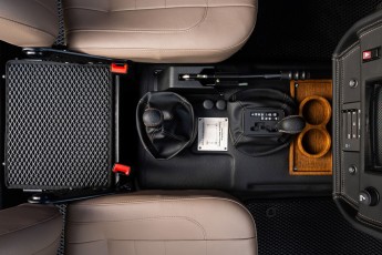 2B-059-Custom-Mercedes-GWagon-White(031)-077676