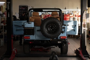 3-006-Convertible-Mercedes-GWagen-GulfBlue-088653