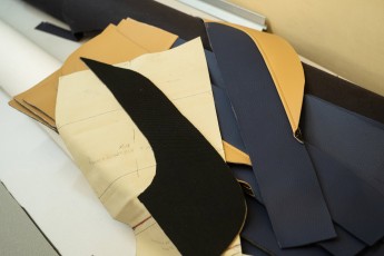 3-011-Convertible-Mercedes-GWagen-GulfBlue-088653