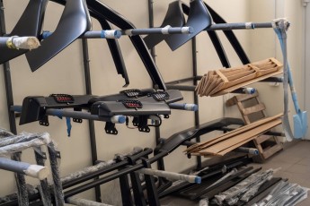 3-012-Custom-Mercedes-GWagon-White(031)-077676