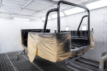 3-018-Custom-Mercedes-GWagon-White(031)-077676