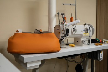 3-020-Convertible-Mercedes-250GD-DiamondWhite-085419