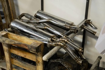 3-022-Custom-Mercedes-GWagon-White(031)-077676