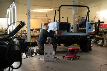 3-024-Convertible-Mercedes-GWagen-GulfBlue-088653