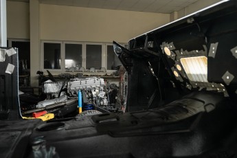 3-027-Convertible-Mercedes-250GD-DiamondWhite-085419