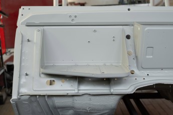 3-034-Custom-Mercedes-GWagon-White(031)-077676