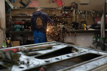 3-036-Custom-Mercedes-GWagon-White(031)-077676