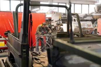 3-040-Custom-Mercedes-GWagon-White(031)-077676