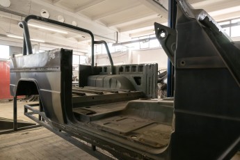 3-043-Custom-Mercedes-GWagon-White(031)-077676