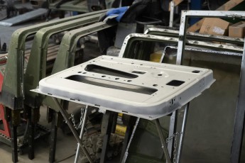 3-047-Convertible-Mercedes-250GD-DiamondWhite-085419