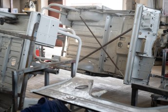 3-053-Convertible-Mercedes-250GD-DiamondWhite-085419