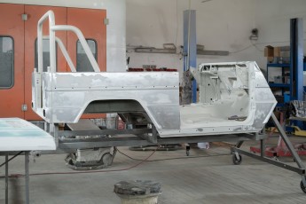 3-054-Convertible-Mercedes-250GD-DiamondWhite-085419