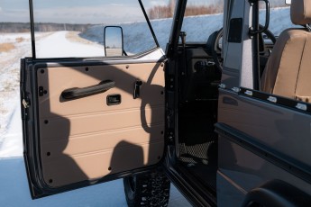 2B-059-Custom-Mercedes-GWagon-VesuvioGrey-070041