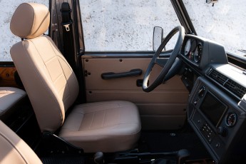 2B-083-Custom-Mercedes-GWagon-VesuvioGrey-070041