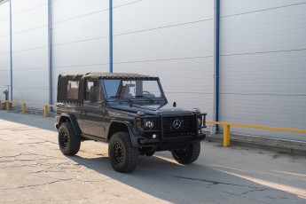 2C-001-Custom-Mercedes-GWagon-VesuvioGrey-070041