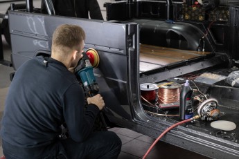 3-010-Custom-Mercedes-GWagon-VesuvioGrey-070041