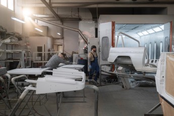 3-036-Custom-Mercedes-GWagon-VesuvioGrey-070041