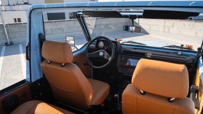 1-004-Vintage-Mercedes-GWagon-GulfBlue-078148