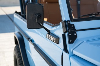 2B-032-Vintage-Mercedes-GWagon-GulfBlue-078148