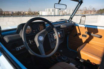 2B-060-Vintage-Mercedes-GWagon-GulfBlue-078148