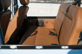 2B-061-Vintage-Mercedes-GWagon-GulfBlue-078148