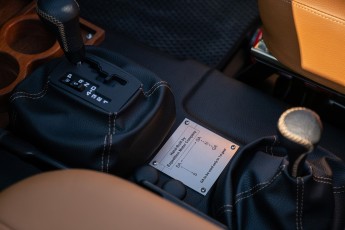 2B-064-Vintage-Mercedes-GWagon-GulfBlue-078148