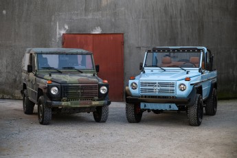 2C-001-Convertible-Mercedes-250GD-GulfBlue-078148