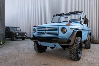 2C-004-Convertible-Mercedes-250GD-GulfBlue-078148