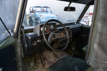 2C-012-Convertible-Mercedes-250GD-GulfBlue-078148