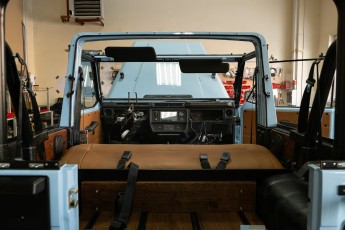 3-011-Vintage-Mercedes-GWagon-GulfBlue-078148