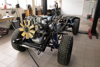 3-024-Vintage-Mercedes-GWagon-GulfBlue-078148