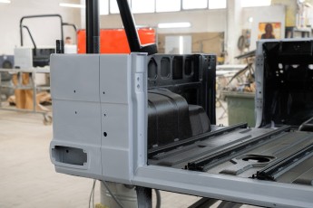 3-041-Vintage-Mercedes-GWagon-GulfBlue-078148