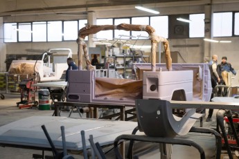 3-044-Vintage-Mercedes-GWagon-GulfBlue-078148