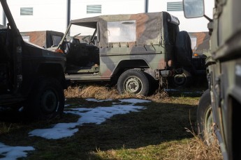 3-065-Vintage-Mercedes-GWagon-GulfBlue-078148