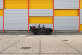 2B-001-Custom-Mercedes-GWagon-ObsidianBlack-068611