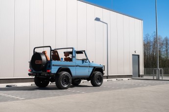 2B-005-Convertible-Mercedes-250GD-ChinaBlue-067270