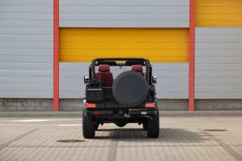 2B-006-Custom-Mercedes-GWagon-ObsidianBlack-068611