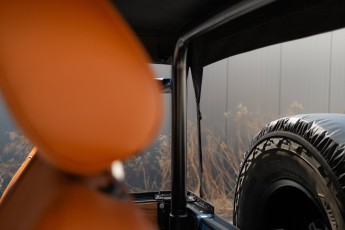 2B-018-Convertible-Mercedes-250GD-ChinaBlue-067270