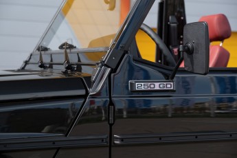 2B-032-Custom-Mercedes-GWagon-ObsidianBlack-068611