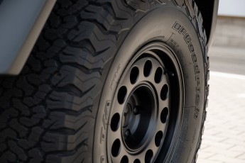 2B-041-Custom-Mercedes-GWagon-ObsidianBlack-068611