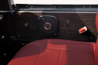 2B-052-Custom-Mercedes-GWagon-ObsidianBlack-068611